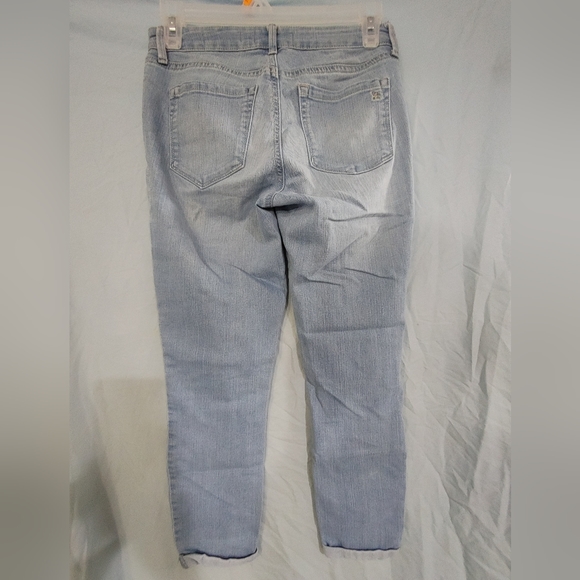 3/$15 Jessica Simpson cropped skinny jeans - Picture 3 of 4